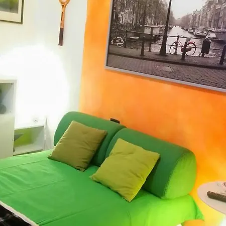 Oda ve Kahvaltı Melzo 13 *